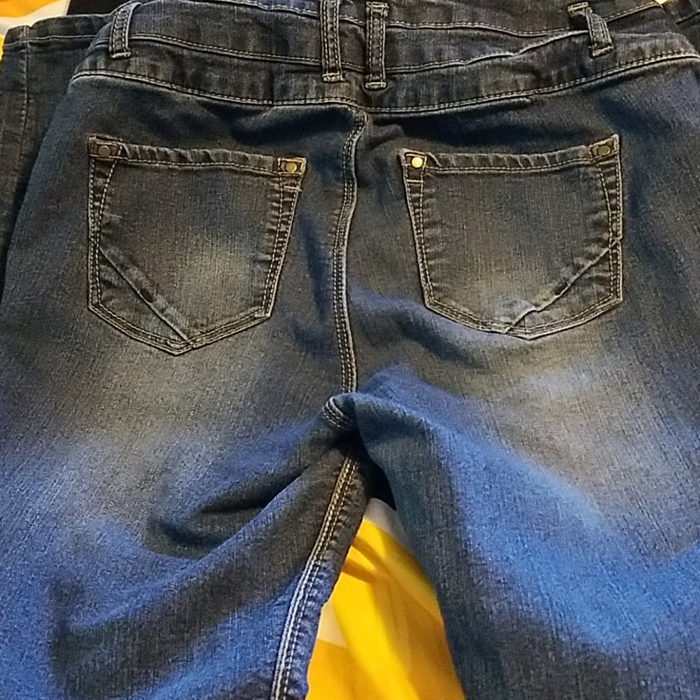 Jean's - Picture 2 of 2